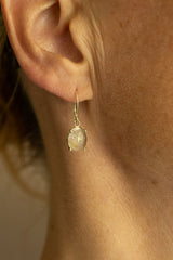 Unieke Geelgouden Oorhanger met Rutielkwarts - One of a Kind Gouden Oorbel - Natuurlijke Edelsteen - 14 Karaat Geelgoud