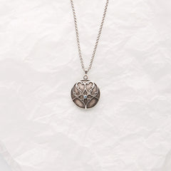 Ashanger op maat in gotische stijl