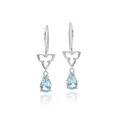 Sierlijke Witgouden oorhangers met Aquamarijn - Trefoil Collectie - 14 Karaat Witgoud - Natuurlijke Lichtblauwe Edelsteen - Geboortesteen Maart