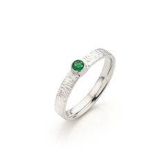 Zilveren ring met groene edelsteen