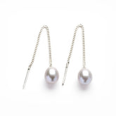 Lichtgewicht pareloorbellen met grijze zoetwaterparels