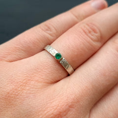 Geboortesteenring Mei met groene Smaragd