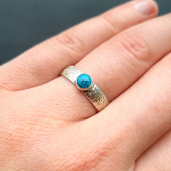 Gestructureerde Zilveren Ring met Turkoois - Brushed Collectie - Sterling Zilver - Turkoois Geboortesteen December