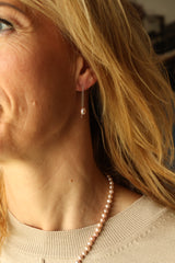 Parelcollier van Roze Parels - Roze Zoetwaterparels - Moderne Parelketting - Sterling Zilveren Accenten - Magneetsluiting