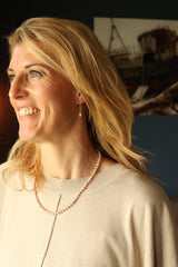 Parelcollier van Roze Parels - Roze Zoetwaterparels - Moderne Parelketting - Sterling Zilveren Accenten - Magneetsluiting