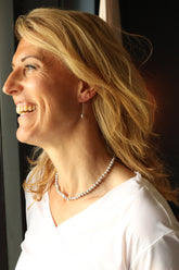 Parelcollier van Grijze Zoetwaterparels - Parelketting met stoere uitstraling - Handige Magneetsluiting - Geknoopt Parelcollier