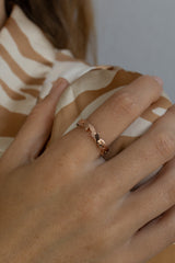 Leaves ring Roodgoud - 14 Karaat Rosé Gouden damesring - Leaves Collectie - Rosékleur Statement Ring - Blaadjes Ring in Roodgoud