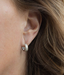 Gestructureerde Zilveren oorringen - Brushed Collectie - Stoere Zilveren Oorbellen - Sterling Zilver