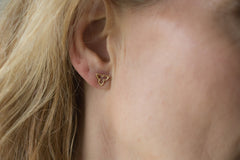 Geelgouden oorstekers met Gotische vorm - Trefoil Collectie - 14 karaat geelgouden oorknopjes - Sierlijke oorbellen