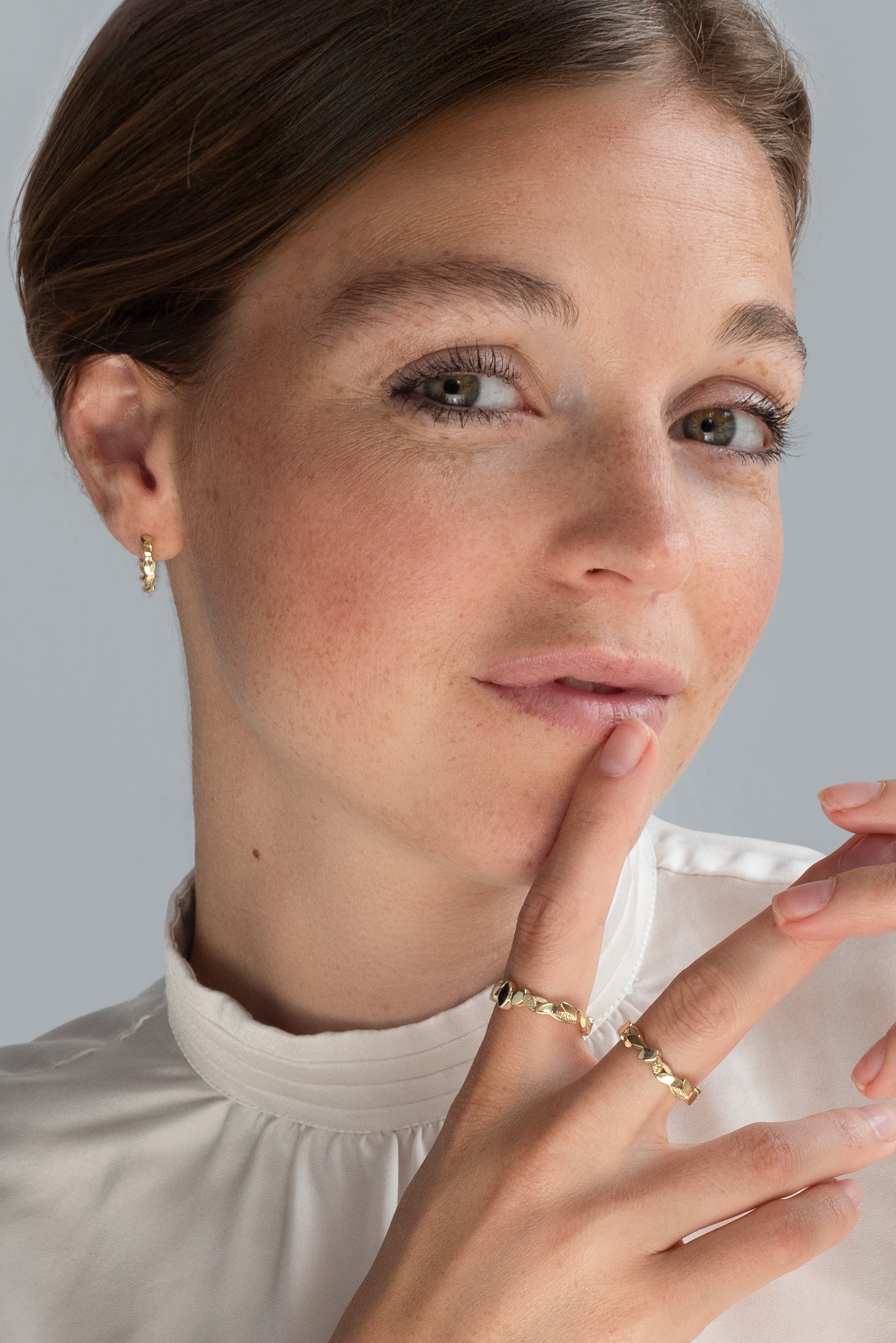 Leaves ring Geelgoud - 14 Karaat massieve Gouden Ring - Blaadjes structuur Ring - Stevige Gouden Damesring - Leaves Collectie